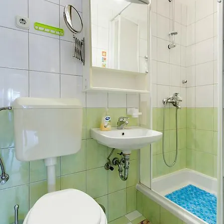 Nina, In Centre Сплит