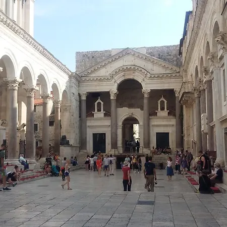 Nina, In Centre Апартаменты *