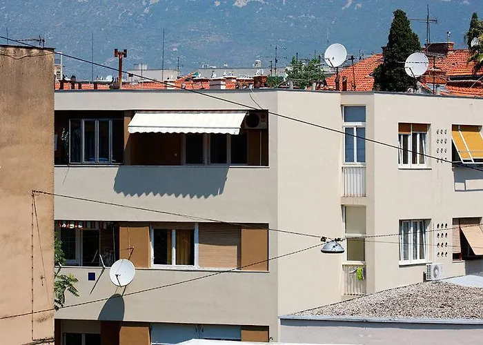 Nina, In City Centre Apartment *