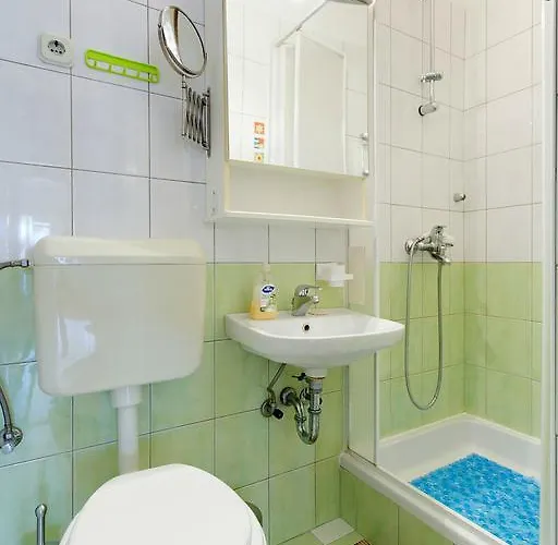 Nina, In City Centre Split