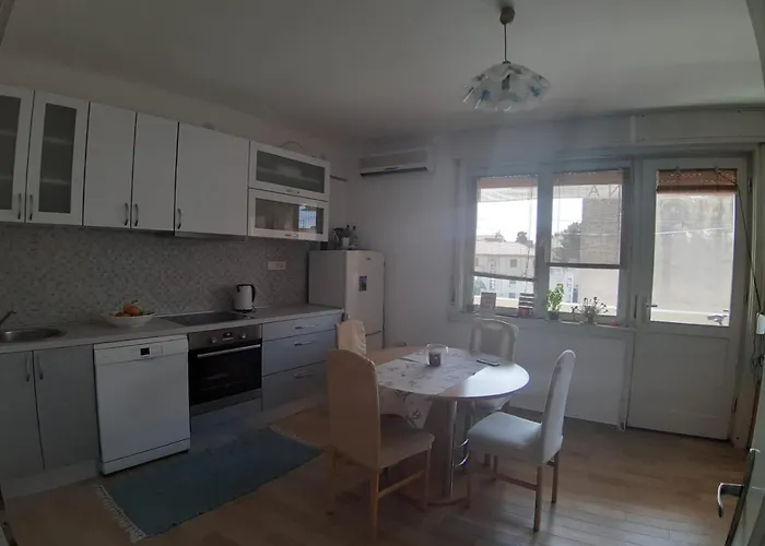 Nina, In City Centre Apartment