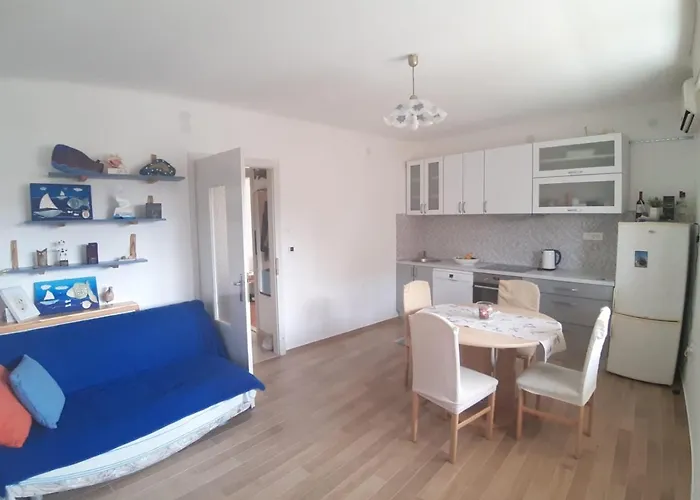 Nina, In City Centre *